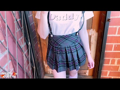 ❤️ Schoolgirl Sucks a dick gu domhainn agus fucks an àite clasaichean. ☑ Bhidio fucking aig gd.123sex.ru ️❤