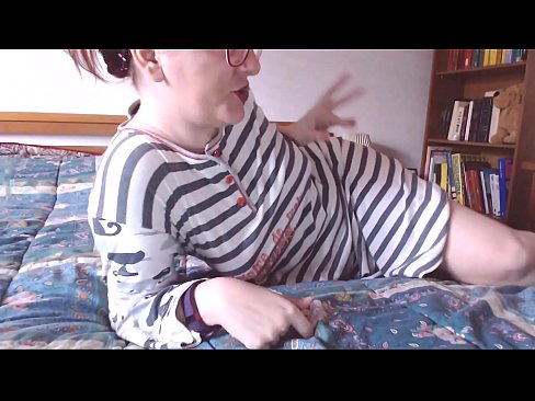 ❤️ Gabh an coileach mòr dubh seo nad bheul tràill bheag ☑ Bhidio fucking aig gd.123sex.ru ️❤