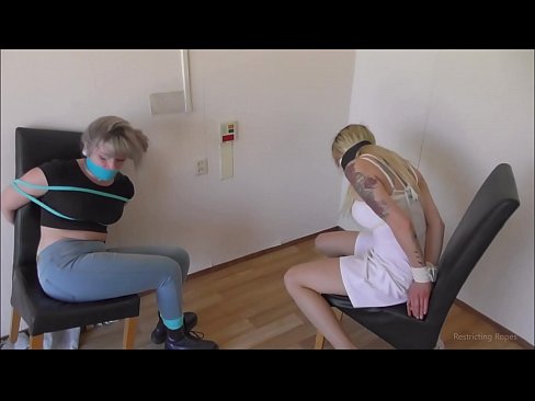 ❤️ Tràilleach / ceangailte agus gagged / nighean ann an àmhghar ☑ Bhidio fucking aig gd.123sex.ru ️❤